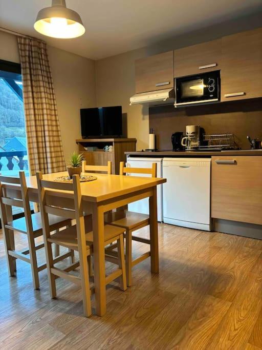 Apartment Avec *